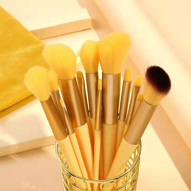 Soft Makeup Brushes Set Eyeliner Eye Shadow Brush Cosmetic Foundation Blush Powder Blending Beauty Makeup - TheWellBeing4All